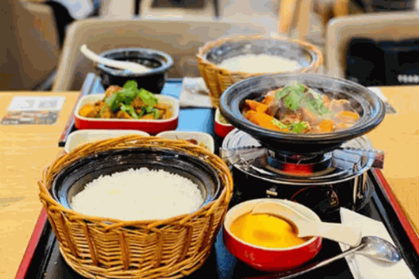 一碗稻谷煲仔饭